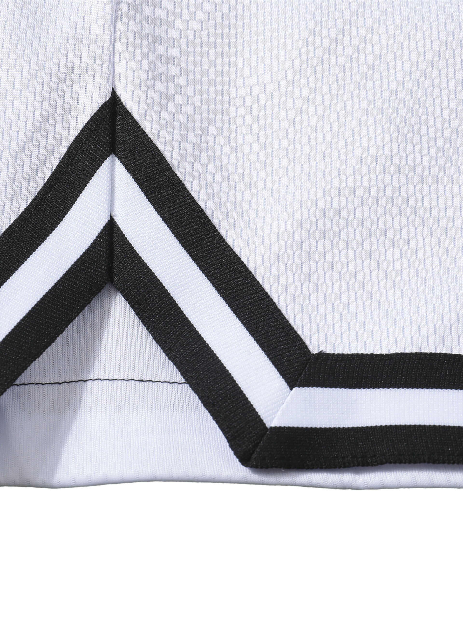 K 420 Classic Stripe Trim Basketball Shorts - Image 9